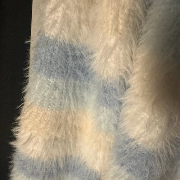 VINTAGE ARIZONA JEAN CO FUZZY PULLOVER SWEATER - Picture 3 of 4